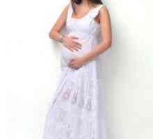 Rochie albă pentru femeile gravide