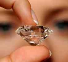 Cum de a distinge un diamant de zirconiu cubic?