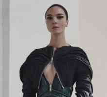 Mariacarla Boscono si Bella Hadid a prezentat o nouă colecție de haine de croazieră givenchy