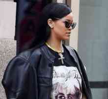 Rihanna a mers pentru o plimbare în cizme denim