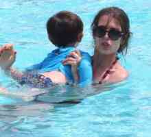 Charlotte Casiraghi flirt, învață fiul său să înoate