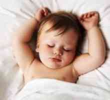 Câte de dormit pentru copii în 6 luni?