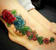 Flori tatuaj pe picior
