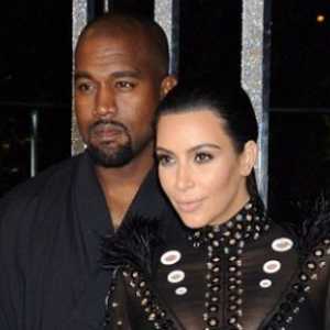 Kim Kardashian se plimbau prin Beverly Hills în pijamale