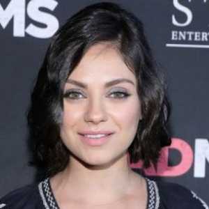 Gravide Mila Kunis a participat la premiera „mama foarte rău“