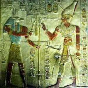 Dumnezeu a pământului în Egiptul antic