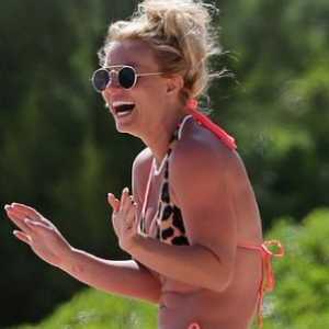 Britney Spears foarte subțire: imagini de plaja fara grame de retușare