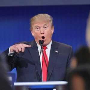 Donald Trump vrea să "dea afară" Lena Dunham, Whoopi Goldberg și Rosie O'Donnell în…
