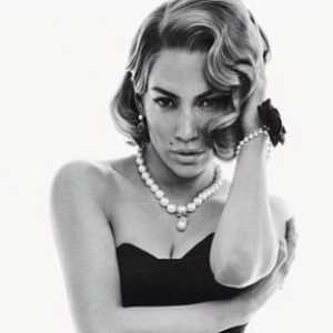 Jennifer Lopez într-o sedinta foto Frank si couture w revista