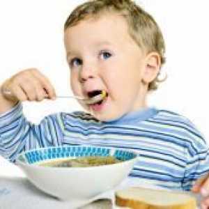 Cum să învețe singur copilul să mănânce?