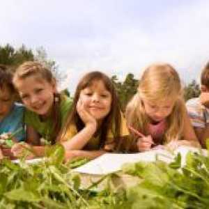 Sfaturi pentru părinți: ce să facă cu copiii în timpul verii?