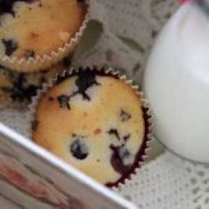 Muffins cu coacaze negre