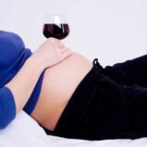 Pot să bea vin gravidă?