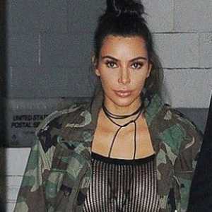 Noua tendinta de Kim Kardashian: rochie-net si lenjerie provocatoare