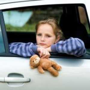 Copil clătinat în mașină - ce să fac?