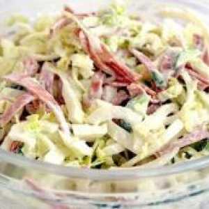 Salata de cârnați și castravete