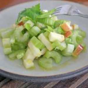Salata de tulpină de țelină cu castraveți