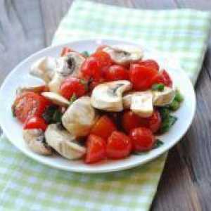 Salata cu ciuperci și roșii