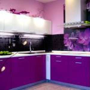 Combinația de culoare violet în interior
