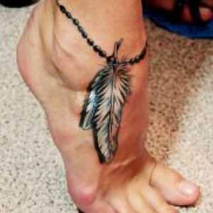 Stilou tatuaj pe picior