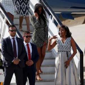 Pune vânt într-o situație ciudată, Michelle Obama și fiica ei mai mare Malia