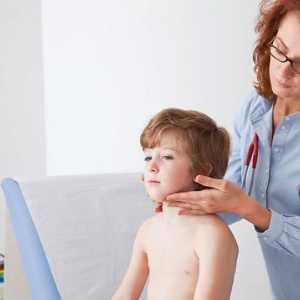 Ganglionilor limfatici inflamati la nivelul gâtului copilului: cum de a trata?