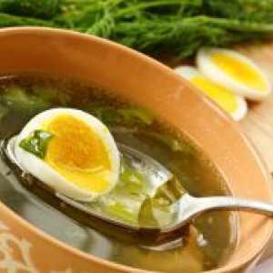 Supa verde cu măcriș și ouă - reteta